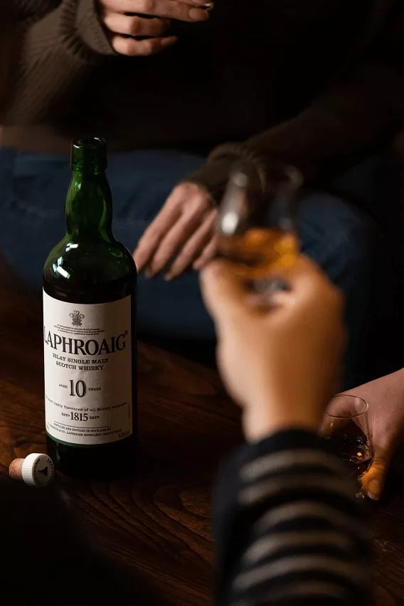 LAPHROAIG 10 ans 40%  Single Malt Whisky, Whisky Tourbé - Aisne Shopping